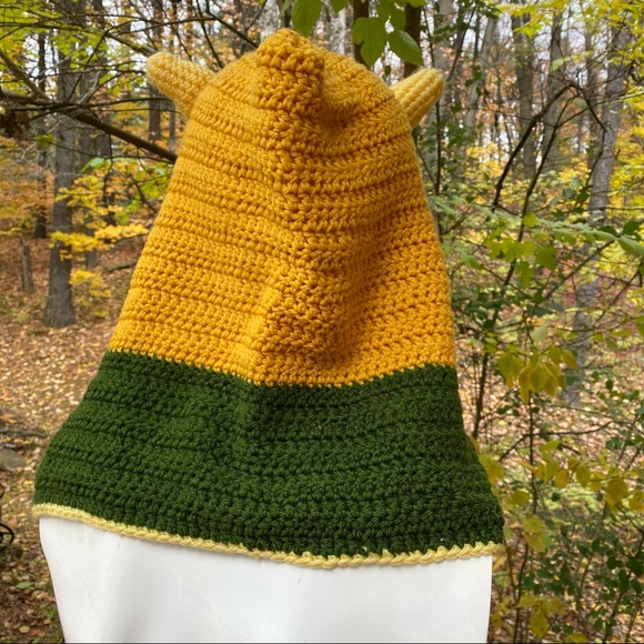 Funky hand crafted scarf and hat with little horns. 😊 - Picture 4 of 4